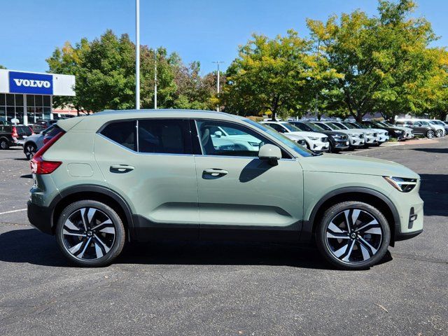 2025 Volvo XC40 Plus Bright Theme