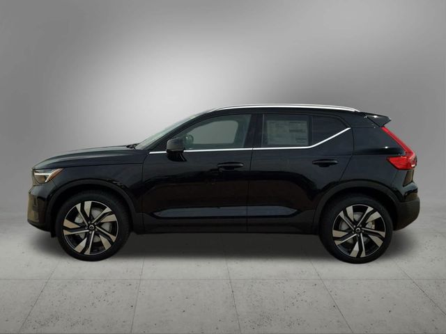 2025 Volvo XC40 Plus Bright Theme