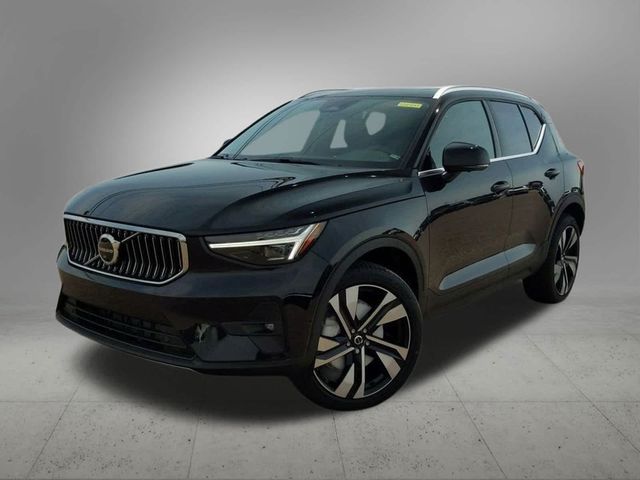 2025 Volvo XC40 Plus Bright Theme