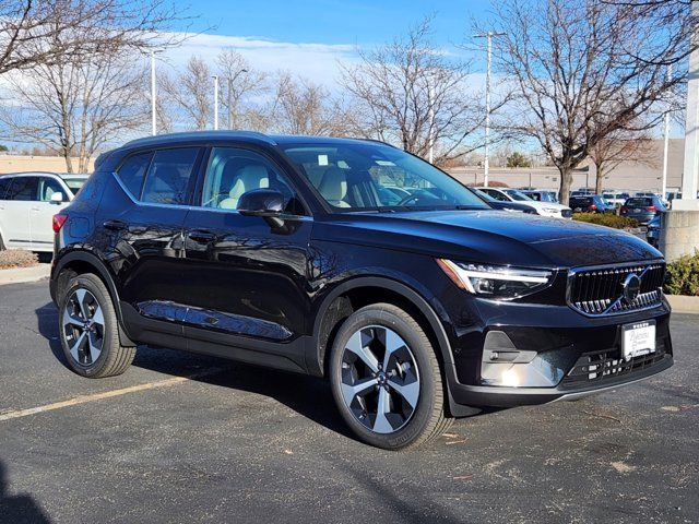 2025 Volvo XC40 Plus Bright Theme