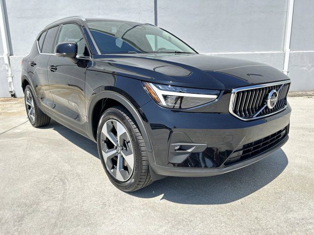 2025 Volvo XC40 Plus Bright Theme