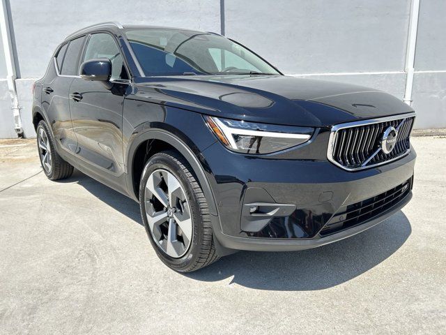 2025 Volvo XC40 Plus Bright Theme