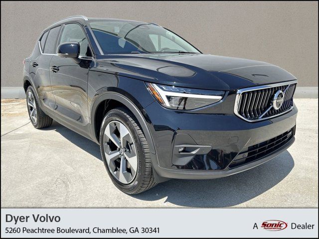 2025 Volvo XC40 Plus Bright Theme