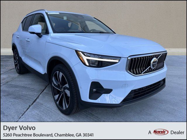 2025 Volvo XC40 Plus Bright Theme