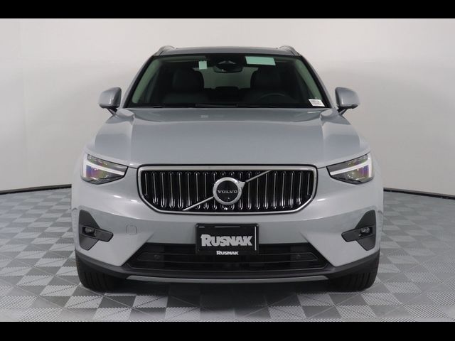 2025 Volvo XC40 Plus Bright Theme