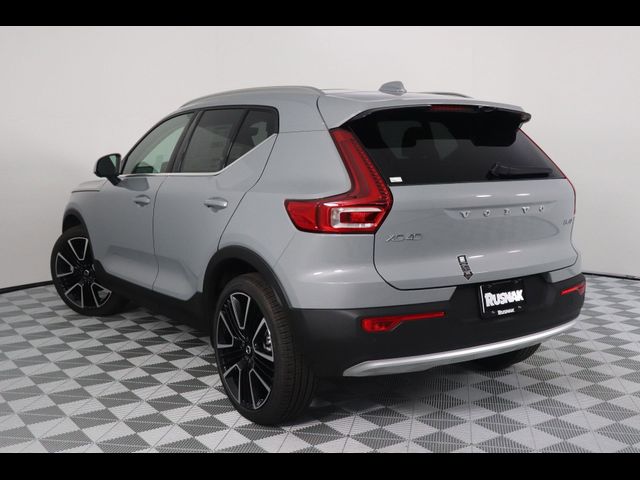 2025 Volvo XC40 Plus Bright Theme