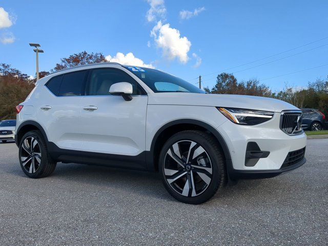 2025 Volvo XC40 Plus Bright Theme