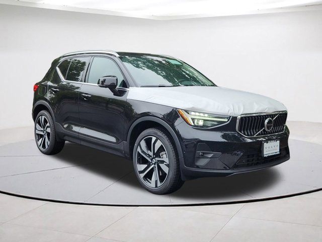 2025 Volvo XC40 Plus Bright Theme