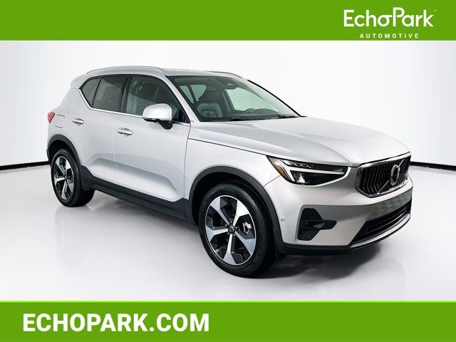 2025 Volvo XC40 Plus Bright Theme