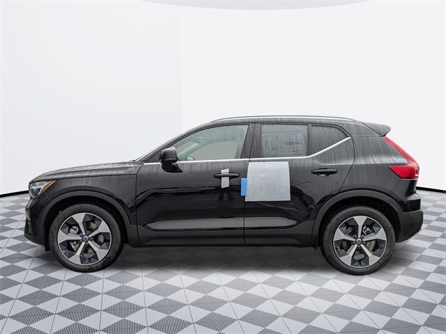 2025 Volvo XC40 Plus Bright Theme