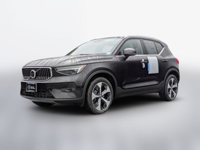 2025 Volvo XC40 Plus Bright Theme