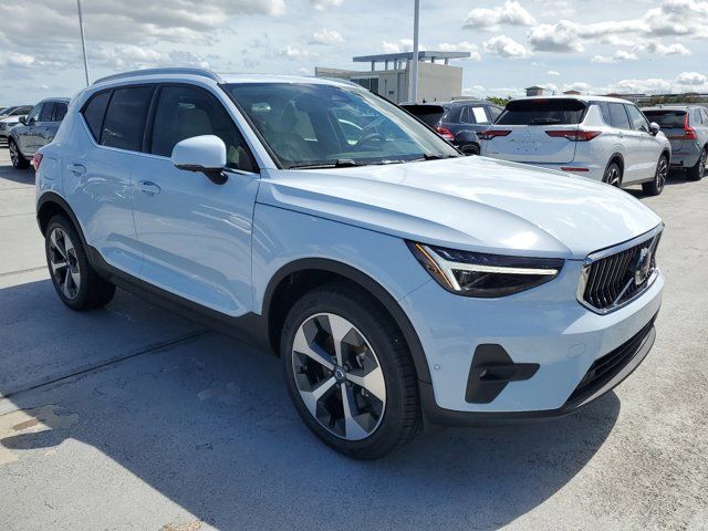 2025 Volvo XC40 Plus Bright Theme