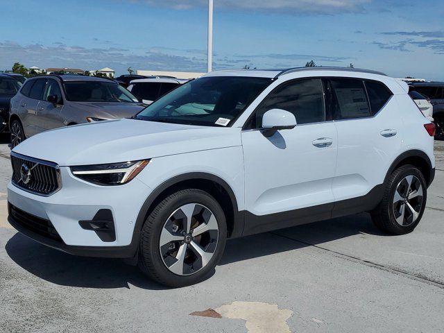 2025 Volvo XC40 Plus Bright Theme