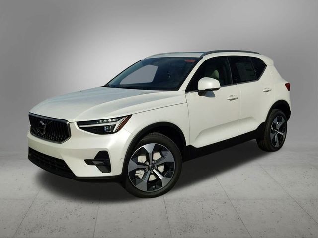 2025 Volvo XC40 Plus Bright Theme