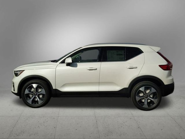 2025 Volvo XC40 Plus Bright Theme