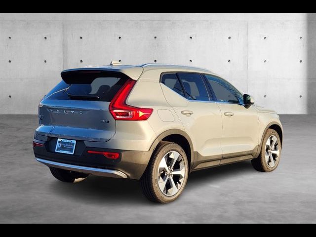 2025 Volvo XC40 Plus Bright Theme