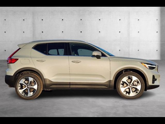 2025 Volvo XC40 Plus Bright Theme