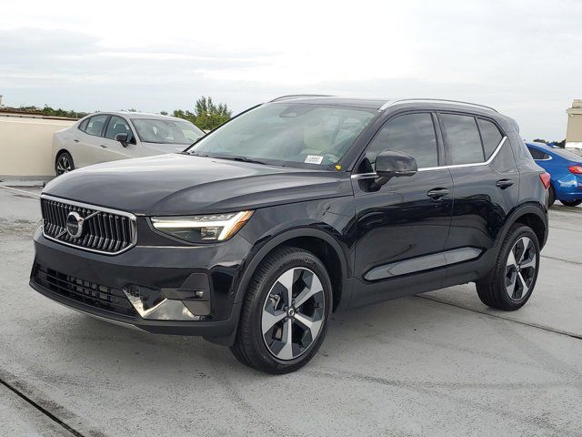 2025 Volvo XC40 Plus Bright Theme