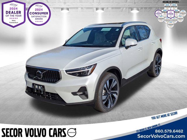 2025 Volvo XC40 Plus Bright Theme