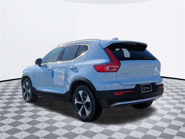 2025 Volvo XC40 Plus Bright Theme