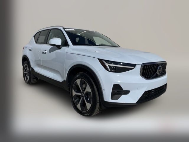 2025 Volvo XC40 Plus Bright Theme