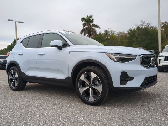 2025 Volvo XC40 Plus Bright Theme