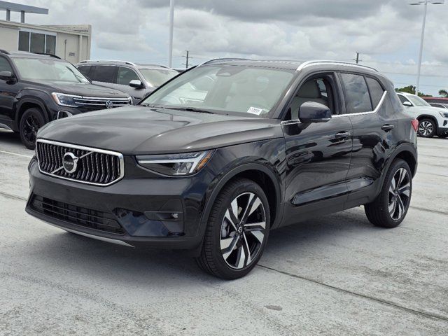 2025 Volvo XC40 Plus Bright Theme