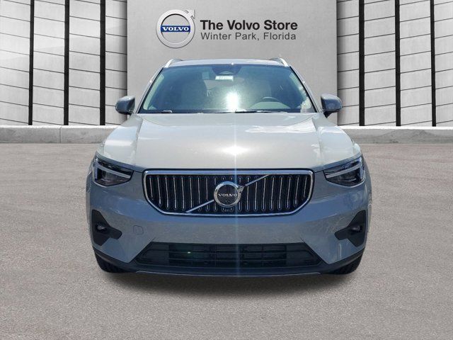 2025 Volvo XC40 Plus Bright Theme