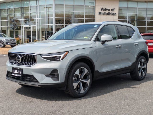 2025 Volvo XC40 Plus Bright Theme