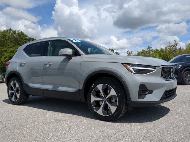 2025 Volvo XC40 Plus Bright Theme