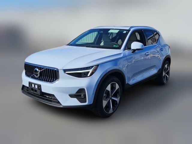 2025 Volvo XC40 Plus Bright Theme