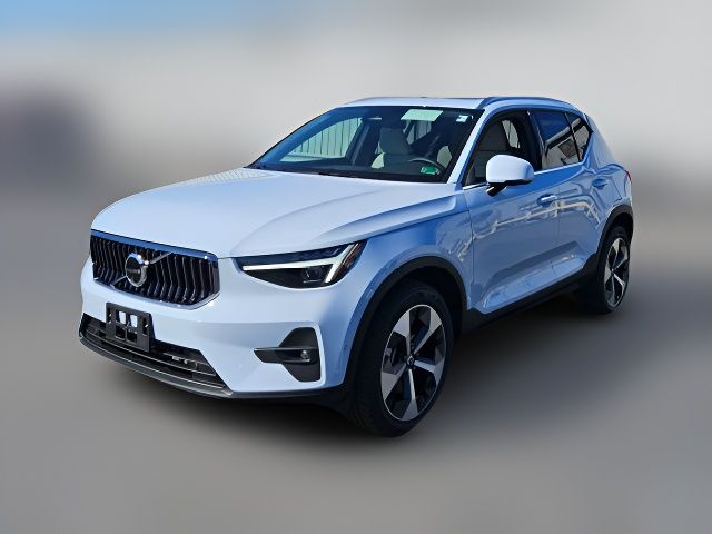 2025 Volvo XC40 Plus Bright Theme