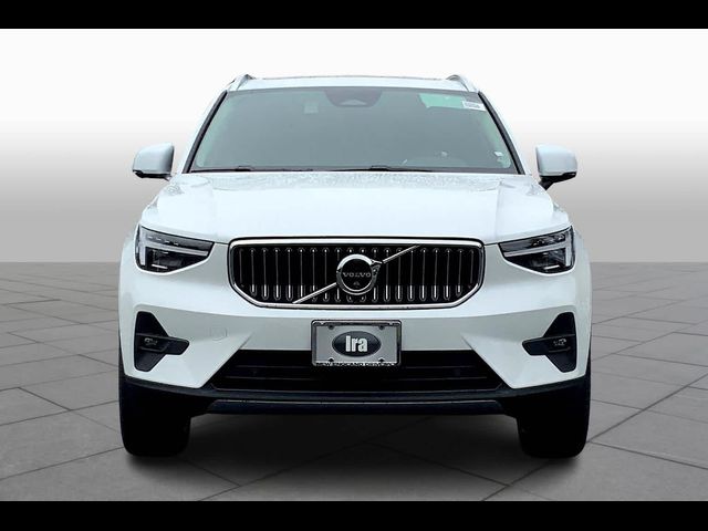 2025 Volvo XC40 Plus Bright Theme