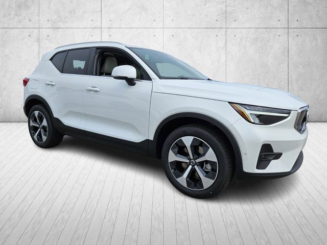 2025 Volvo XC40 Plus Bright Theme