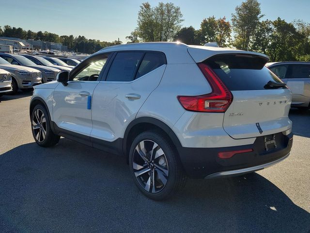 2025 Volvo XC40 Plus Bright Theme