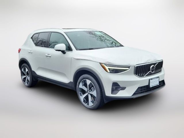 2025 Volvo XC40 Plus Bright Theme