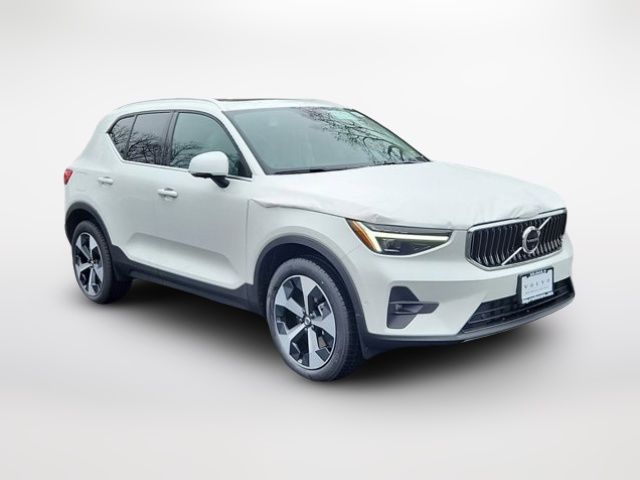 2025 Volvo XC40 Plus Bright Theme