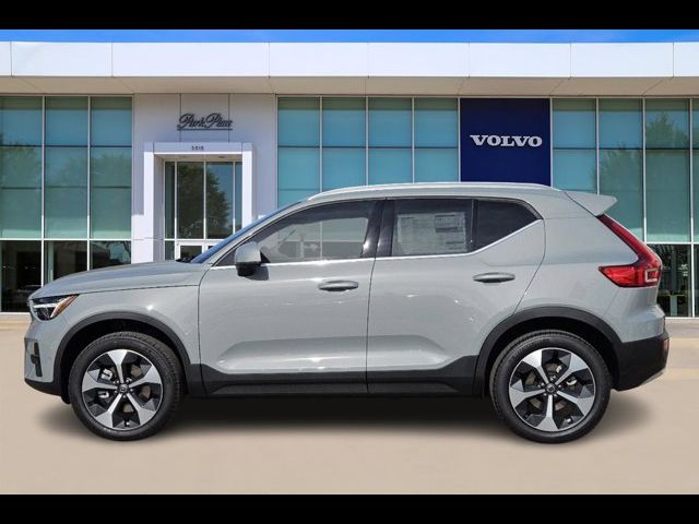 2025 Volvo XC40 Plus Bright Theme