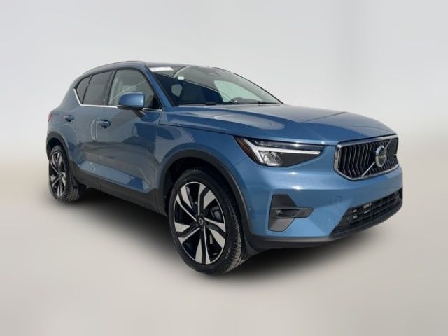 2025 Volvo XC40 Plus Bright Theme