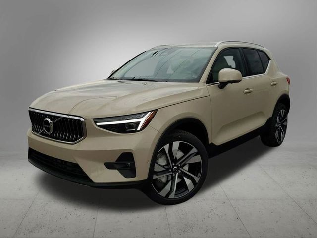 2025 Volvo XC40 Plus Bright Theme