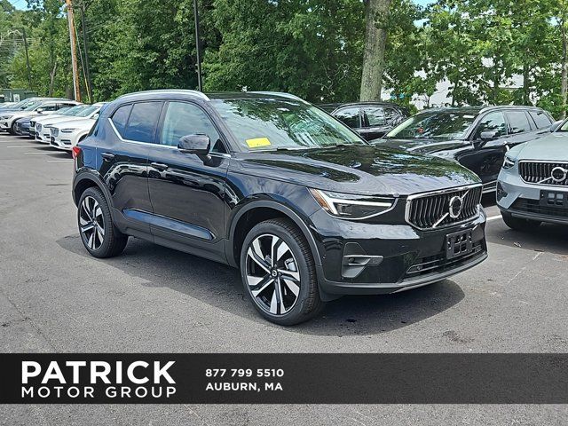 2025 Volvo XC40 Plus Bright Theme