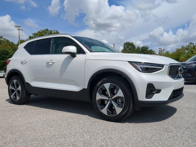 2025 Volvo XC40 Plus Bright Theme