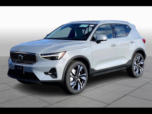 2025 Volvo XC40 Plus Bright Theme