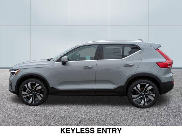 2025 Volvo XC40 Plus Bright Theme