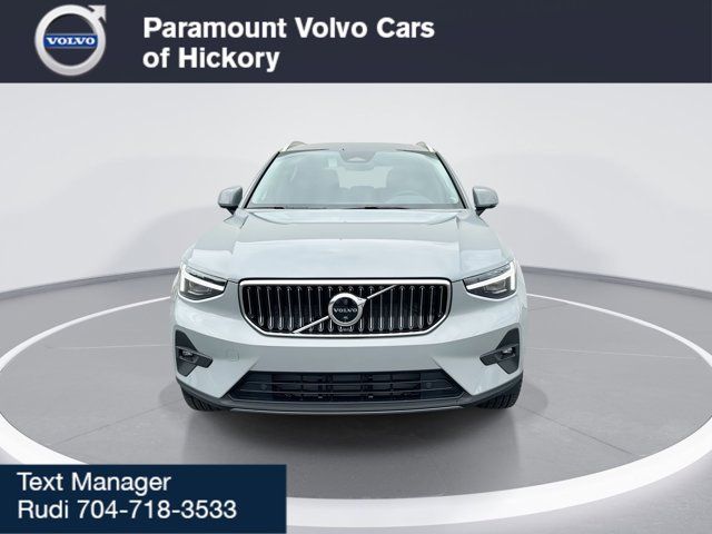 2025 Volvo XC40 Plus Bright Theme