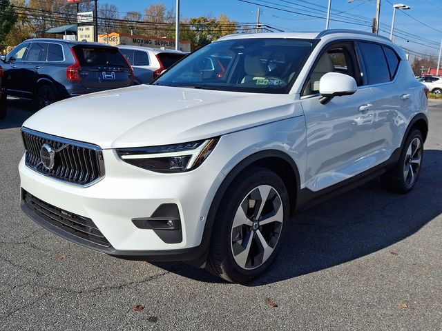 2025 Volvo XC40 Plus Bright Theme