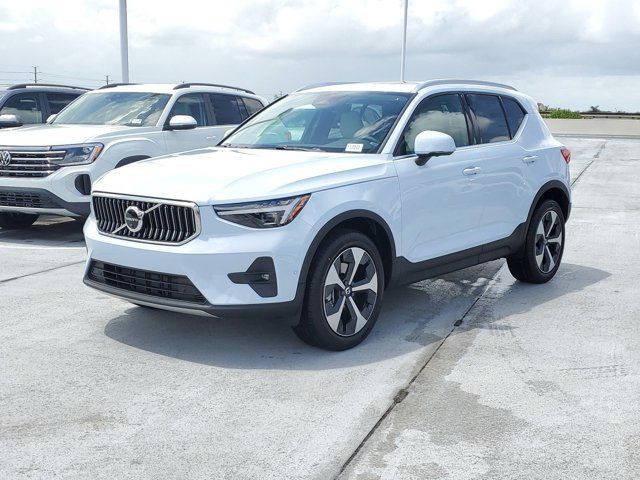 2025 Volvo XC40 Plus Bright Theme