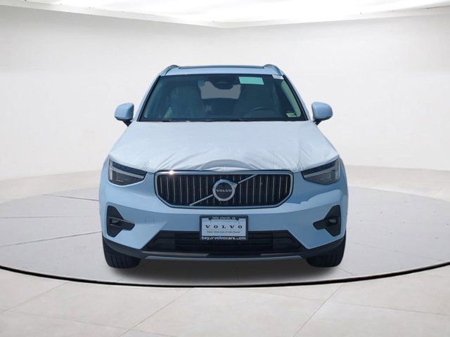 2025 Volvo XC40 Plus Bright Theme