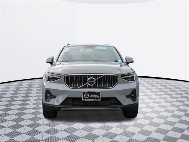 2025 Volvo XC40 Plus Bright Theme