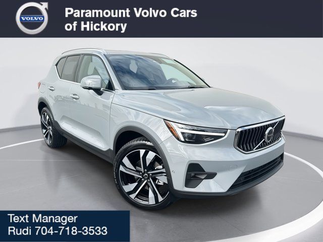 2025 Volvo XC40 Plus Bright Theme